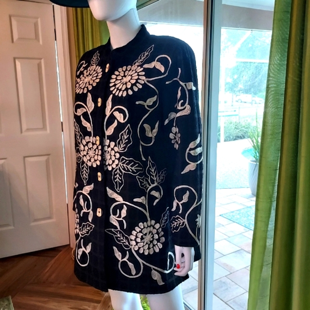 Allure Embroidered Jacket. - Picture 4 of 13